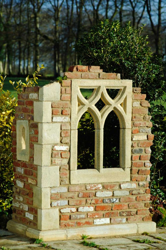 Tracery Corner Wall