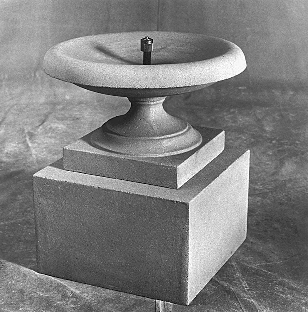 Low Classic Fountain on Pedestal