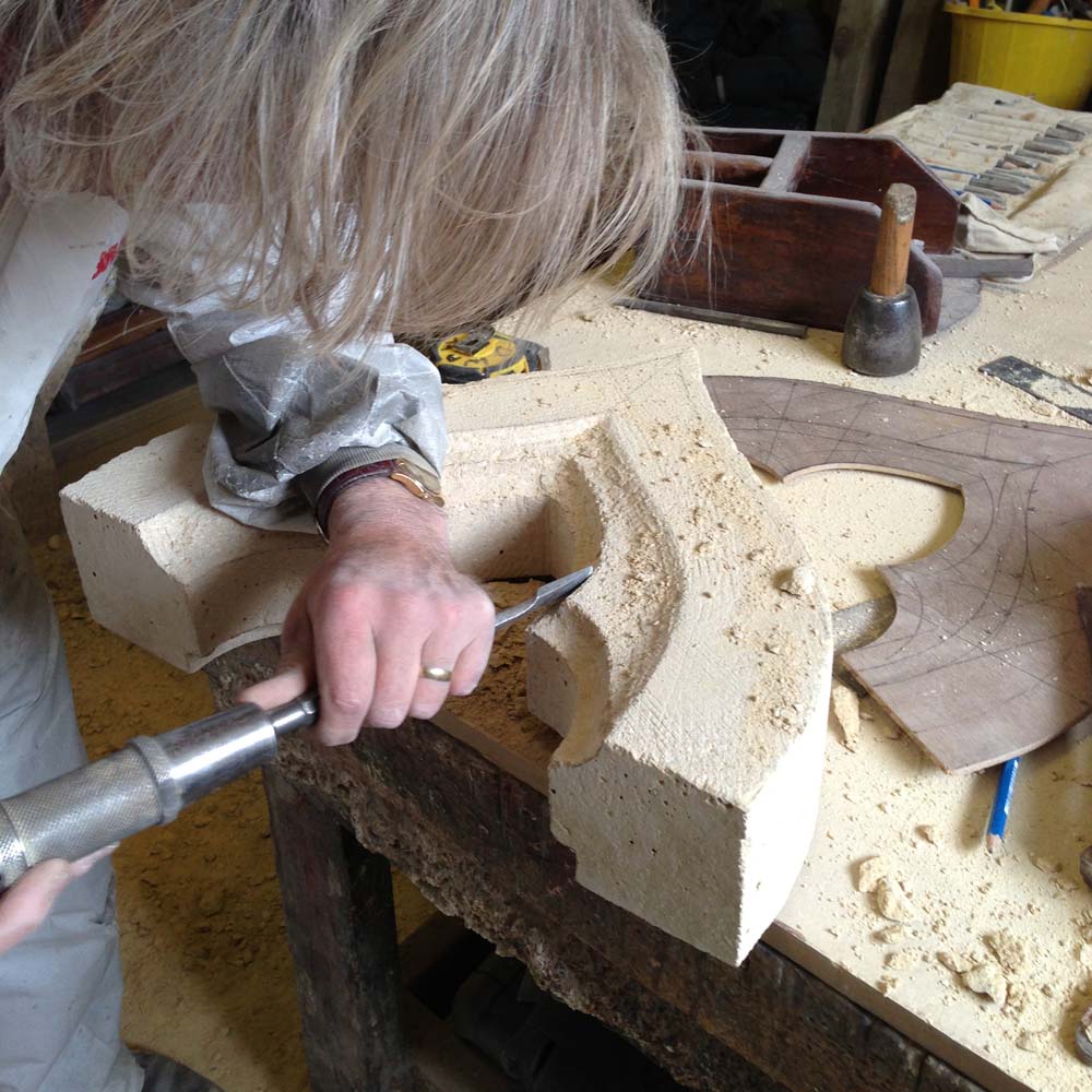 Trefoil Squint Head Carve